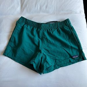 Patagonia Women’s Barely Baggies Shorts 2 1/2 in. Green Size Small